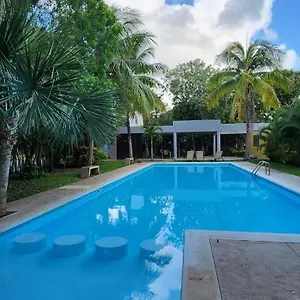 Сasa de vacaciones Hermosa Casa En Jardines, Cancún